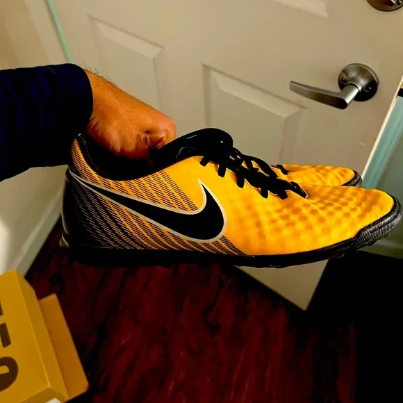 Nike magista gold store